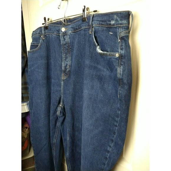$ OLD Navy Extra High Rise Curvy Secret Slim Pocket  medium wash Jeans. Size 26 - Picture 2 of 13
